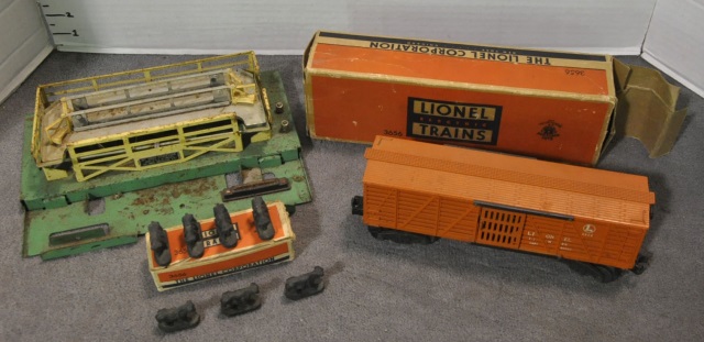 Appraisal: Bx Lionel Operating Cattle CarWith stockyard and box of cattle