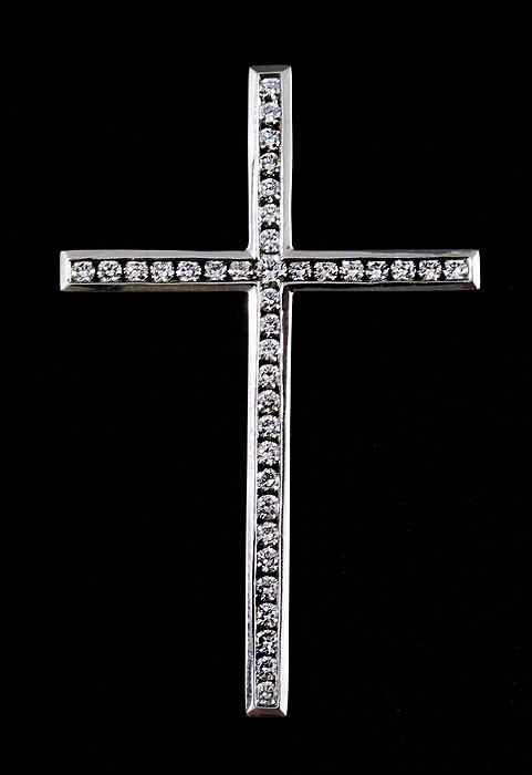 Appraisal: K CTW DIAMOND CROSS PENDANT K white gold cross pendant