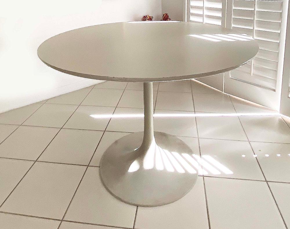 Appraisal: EERO SAARINEN LAMINATE METAL DINING TABLEDesigned retailed by Knoll The