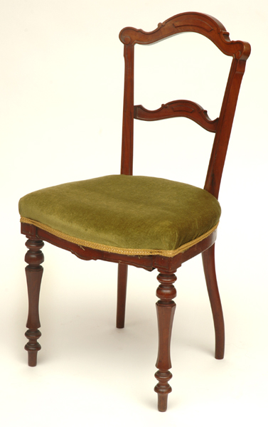 Appraisal: A SET OF THREE VICTORIAN MAHOGANY SADDLE BACK DINING CHAIRS