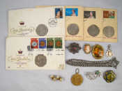 Appraisal: A mixed lot comprising a silver watch chain and fob