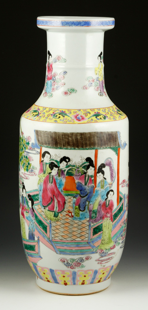 Appraisal: - Famille Rose Porcelain Vase Famille rose porcelain vase China