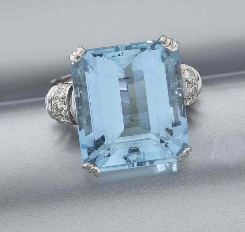 Appraisal: Retro K gold aquamarine and diamond dinner ringfeaturing a rectangular