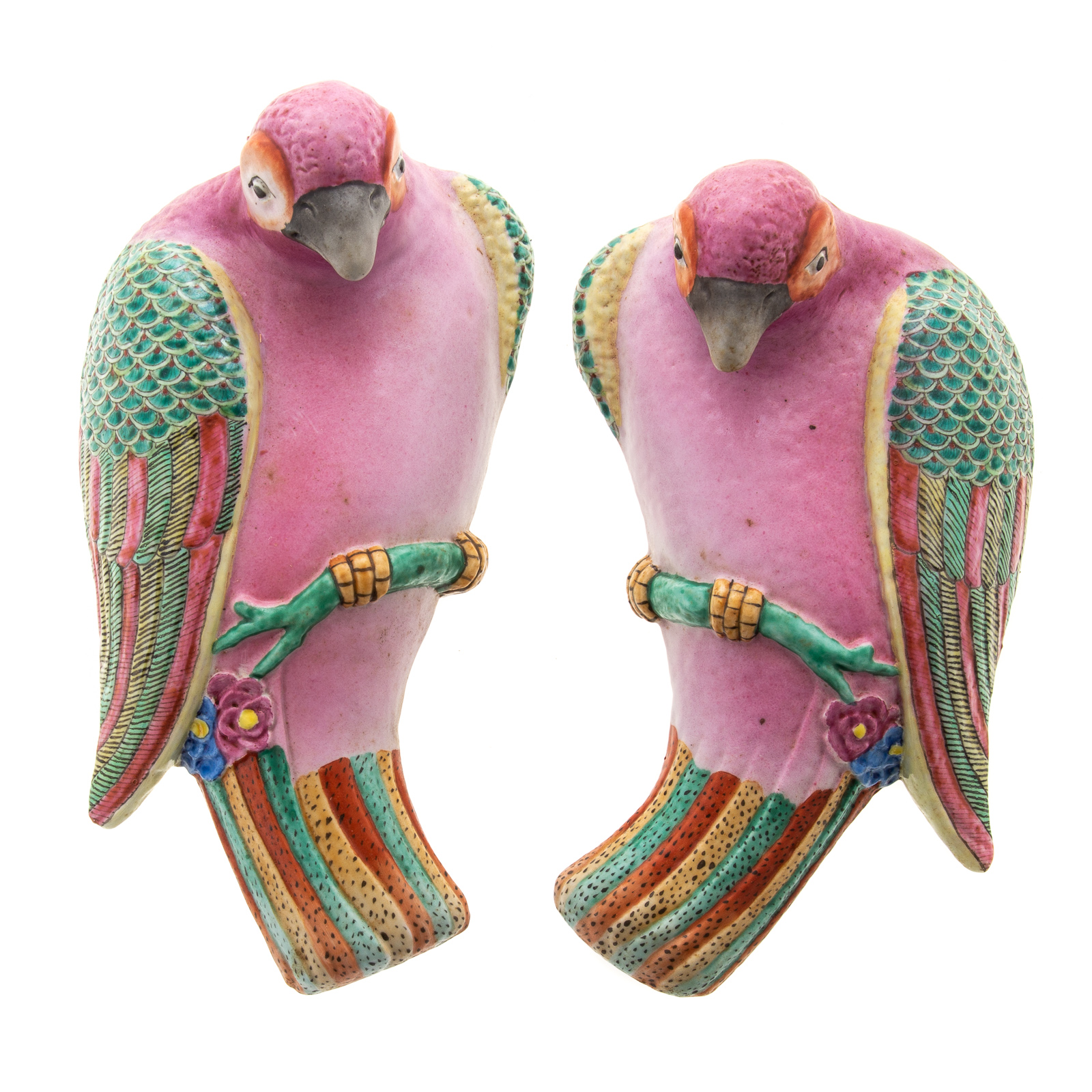 Appraisal: A PAIR OF CHINESE EXPORT PARROT WALL POCKETS Matched pair