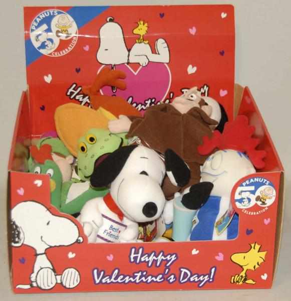 Appraisal: Peanuts Valentines Display Box With Toys s This box includes