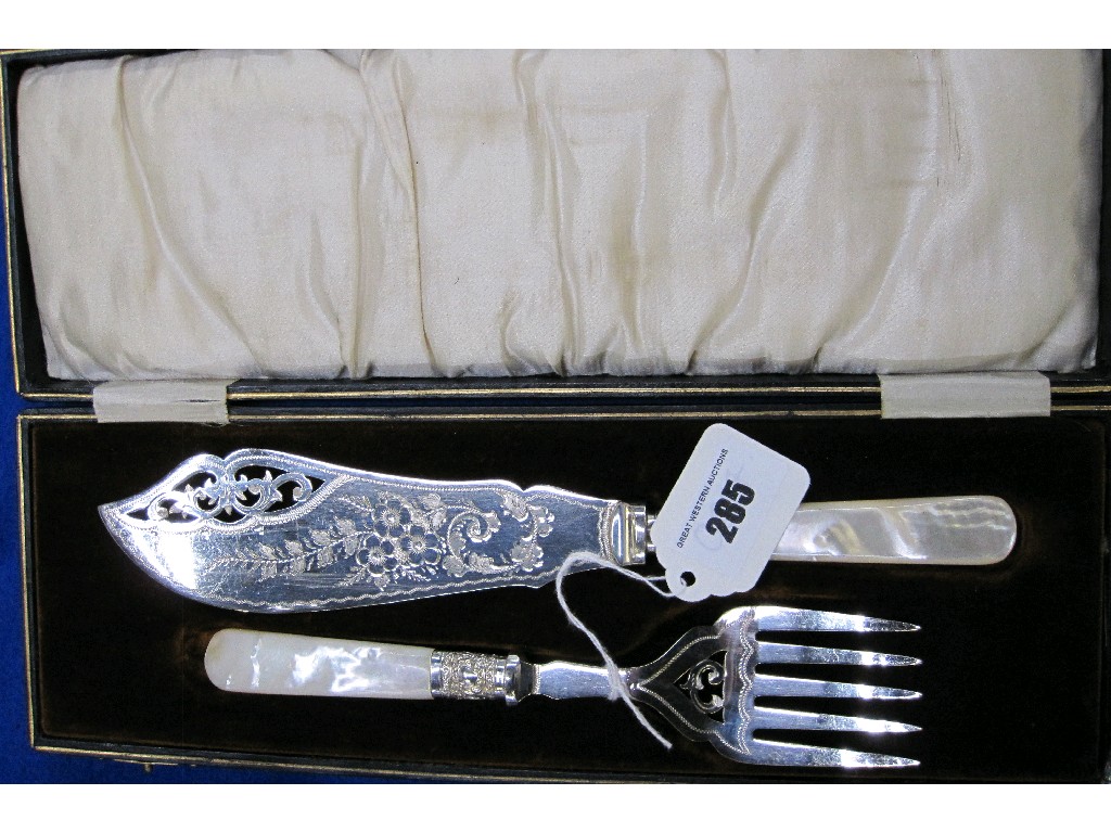 Appraisal: Cased pair of EP and mother of pearl fish servers