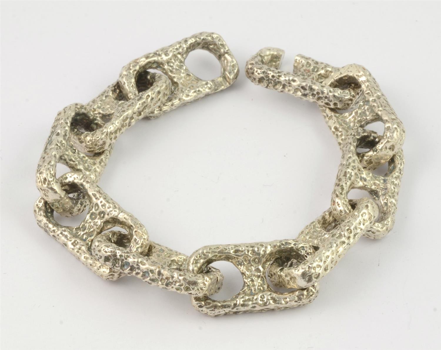 Appraisal: Sterling silver hand hammered large link bracelet - long TO