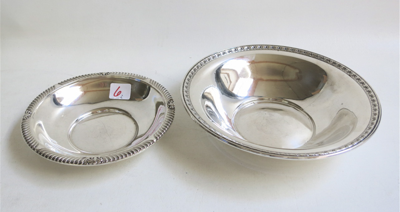 Appraisal: TWO STERLING SILVER BOWLS one by Matthews Company - the