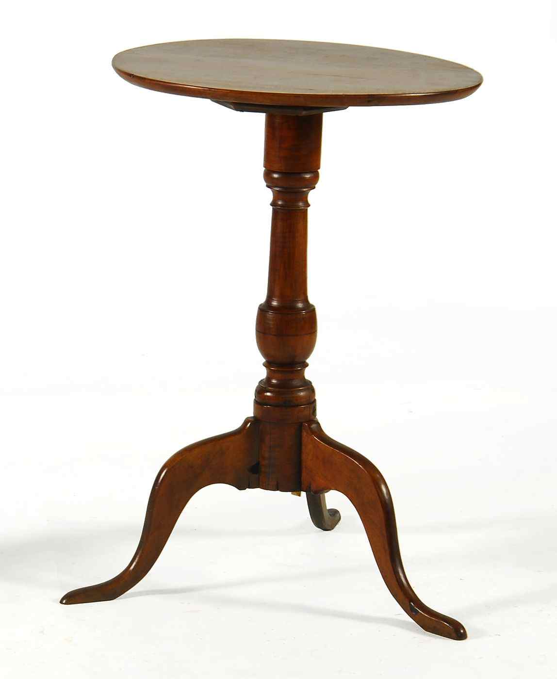 Appraisal: ANTIQUE AMERICAN QUEEN ANNE CANDLESTANDCirca In curly maple Circular top