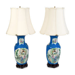 Appraisal: A Pair of Chinese Export Porcelain Vases Mounted as Lamps