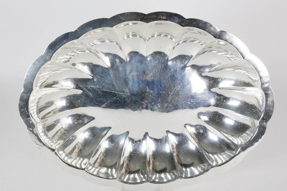 Appraisal: Mexican Sterling Silver Fluted Oval Bowl Mexican Sterling Silver Fluted