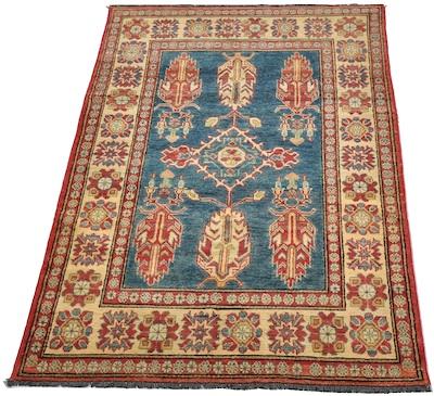 Appraisal: A Kazak Area Rug Approx '- x '- Low wool