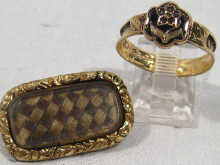 Appraisal: A pinchbeck mourning brooch and a carat mourning ring circa