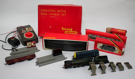 Appraisal: A GROUP OF HORNBY AND TRI-ANG 'OO' GAUGE TRAINSET ITEMS