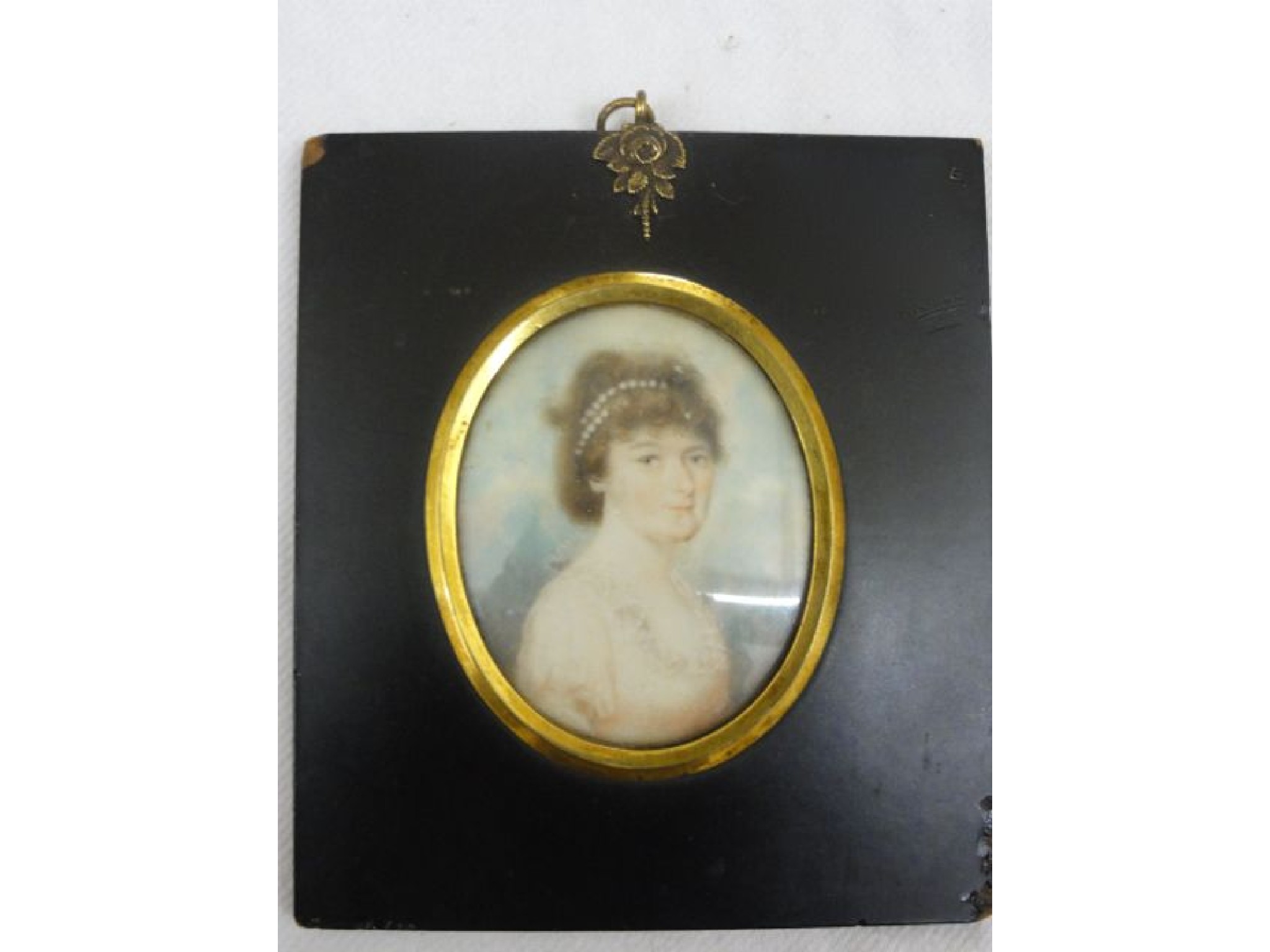 Appraisal: An early th century miniature portrait of oval form showing