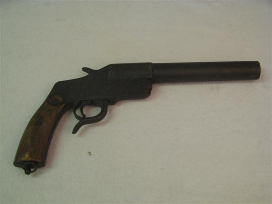 Appraisal: th Century flare pistol with mahogany handle length of barrel