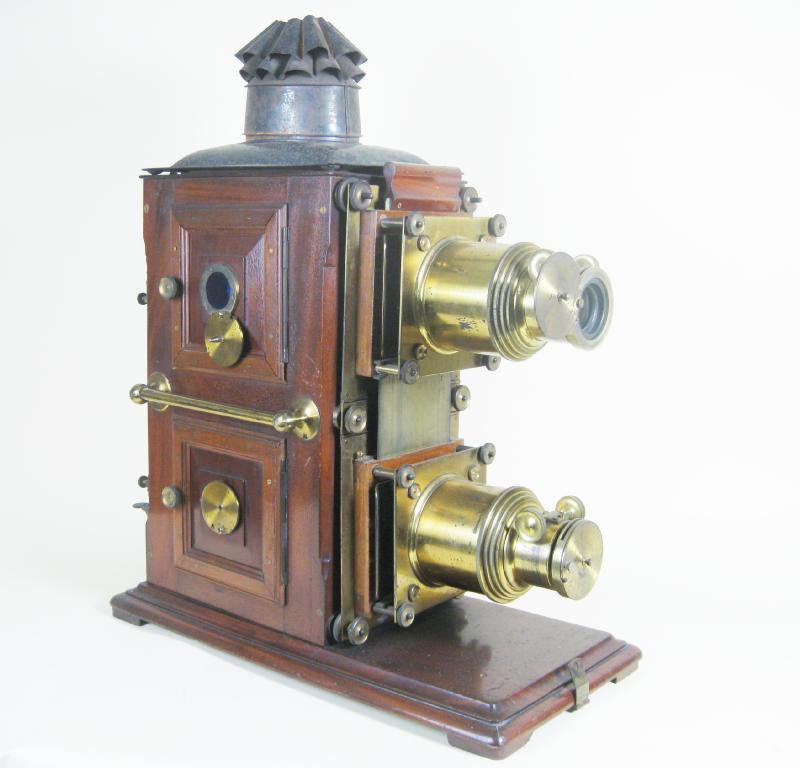 Appraisal: A Victorian twin lens gas lit Magic Lantern with storage