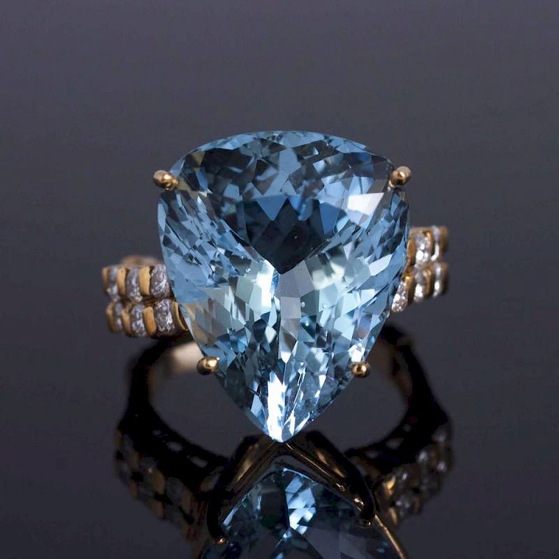 Appraisal: Aquamarine Diamond k Ring Pear shape aquamarine and diamond k