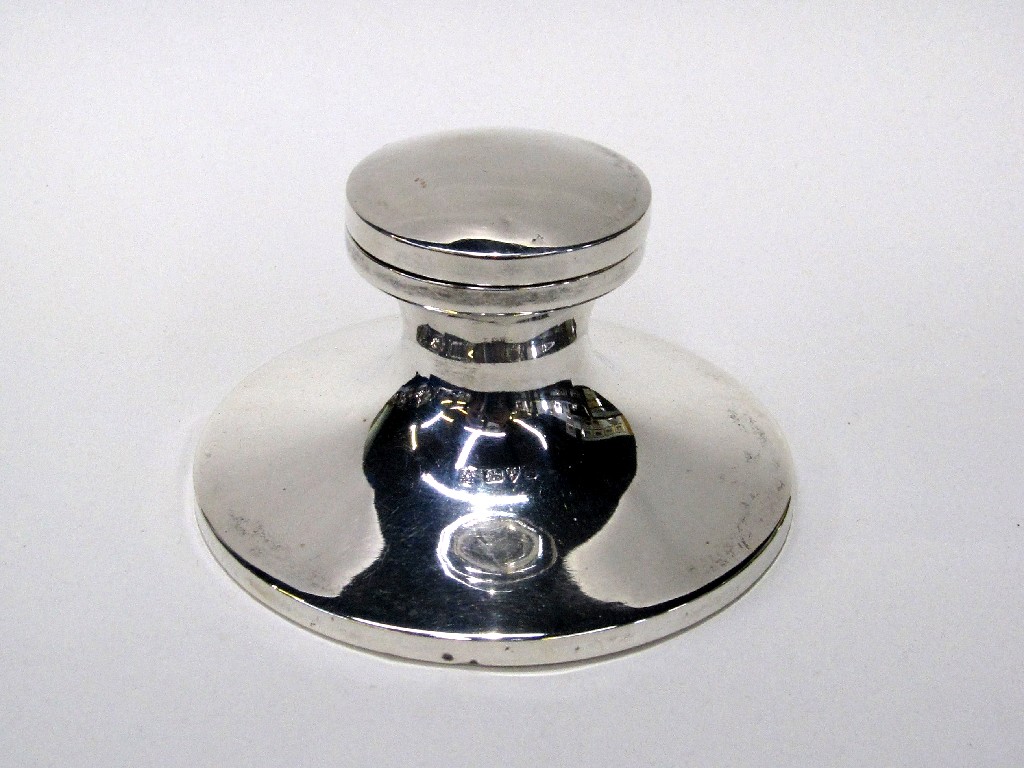 Appraisal: Silver capstan shaped inkwell Chester