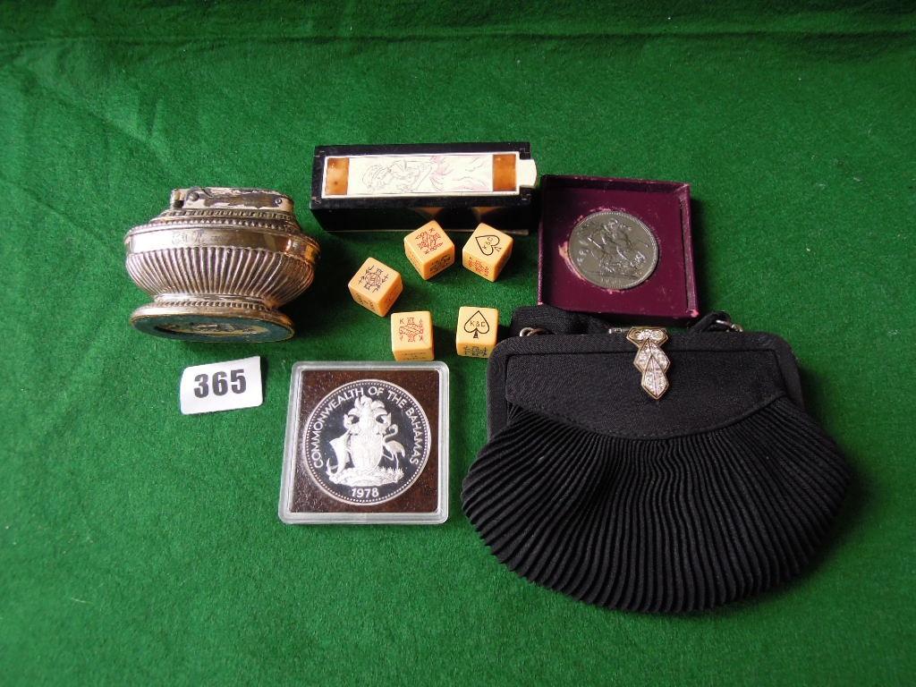 Appraisal: A mixed lot of ladies black silk pleated purse with