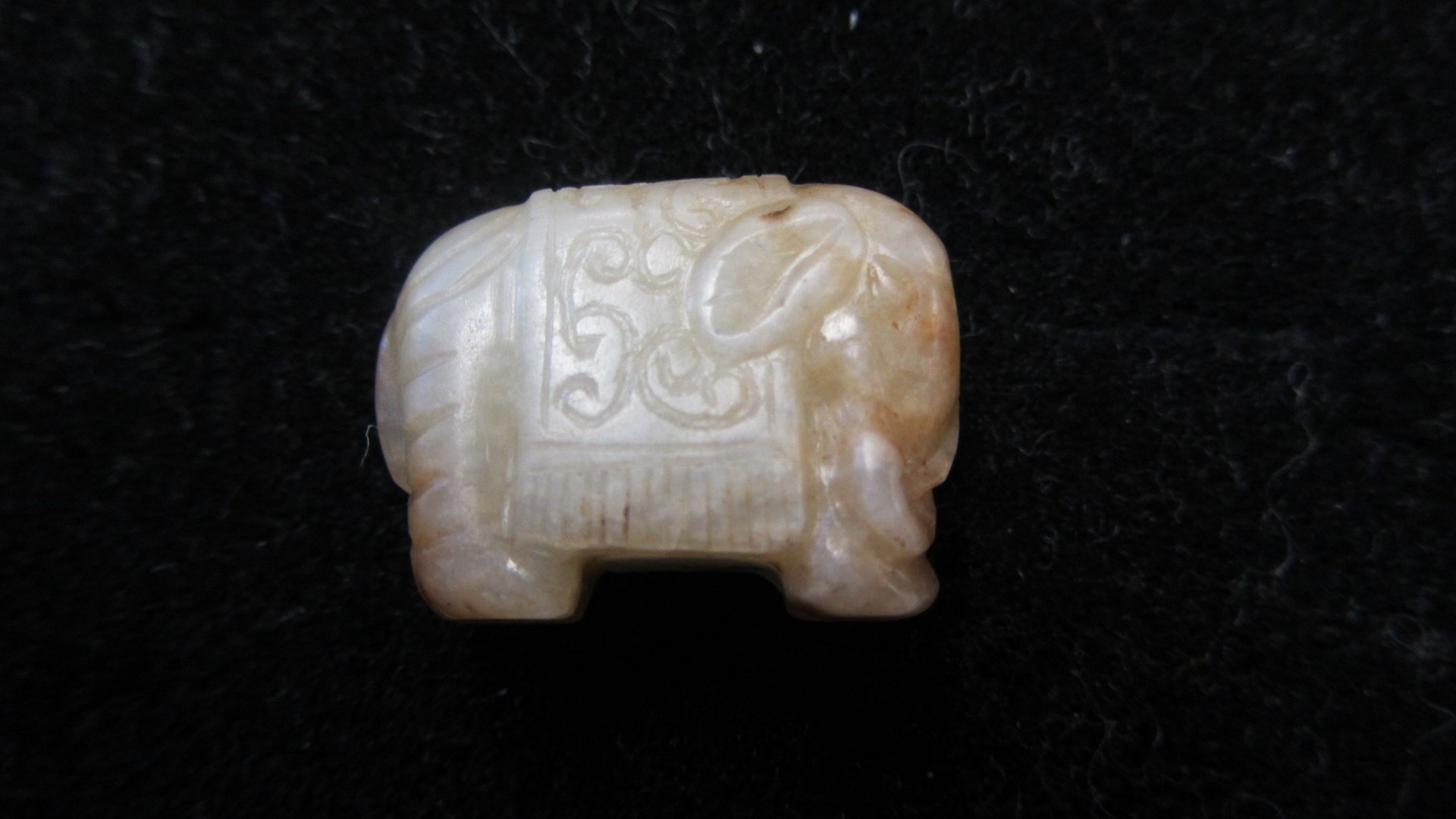 Appraisal: A group of seven jade carvings of animals various dates