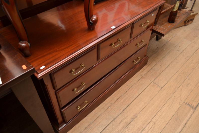 Appraisal: PAIR OF FIVE DRAWER CHESTS PAIR OF FIVE DRAWER CHESTS