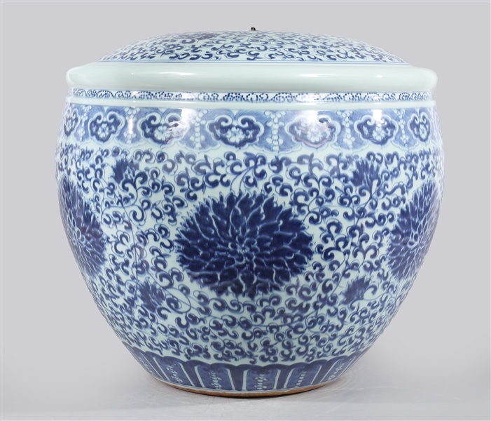 Appraisal: Large Chinese covered flow blue bowl with chrysanthemum and all-over