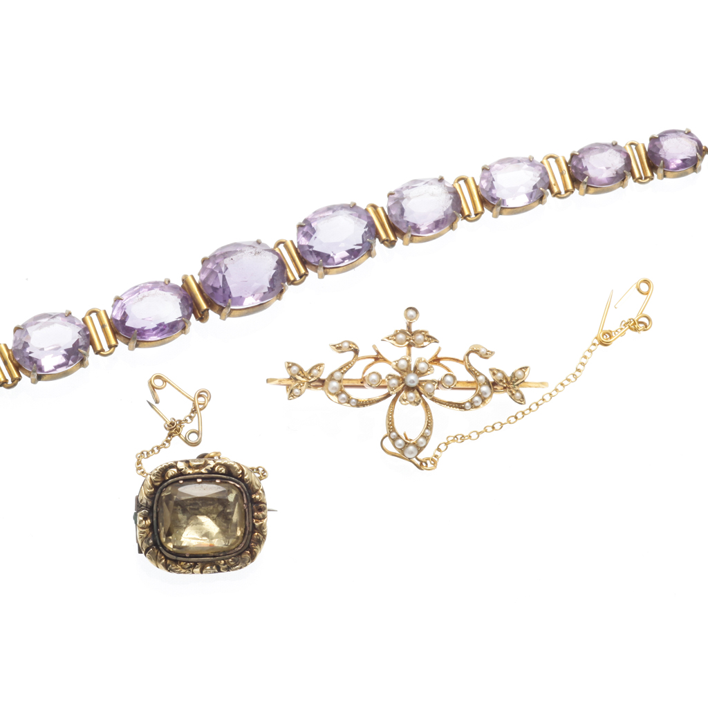 Appraisal: An amethyst set bracelet composed of a single row of