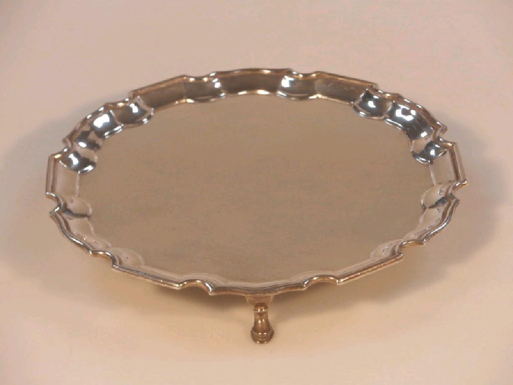 Appraisal: A George V silver small salver by Goldsmiths Silversmiths Co