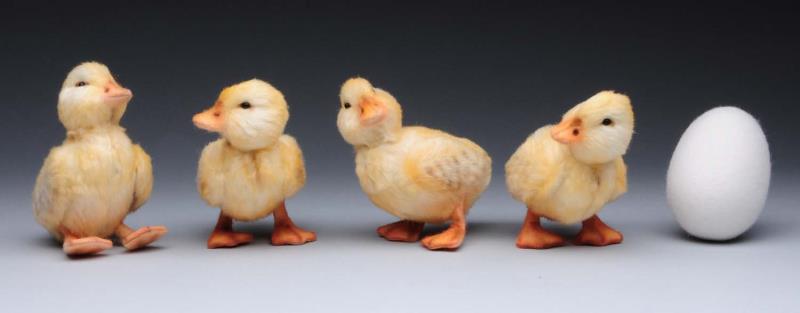 Appraisal: R John Wright Jemima s Ducklings Four little ducks and