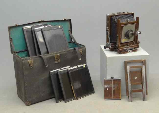 Appraisal: Early camera in original case Camera marked ''Burke James Inc