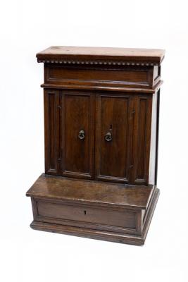 Appraisal: A th Century Italian walnut prie-dieu with hinged lid above