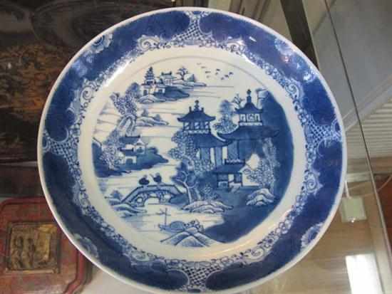 Appraisal: TH CENTURY CHINESE BLUE AND WHITE EXPORT WARE BOWL