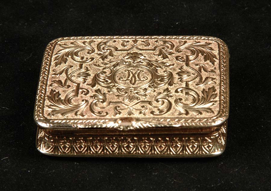 Appraisal: K GOLD PILLBOX Beautiful k yellow gold pillbox has finely