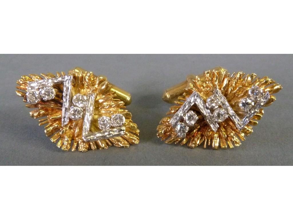 Appraisal: PAIR OF CT GOLD BARK PATTERN AND DIAMOND SET CUFFLINKS