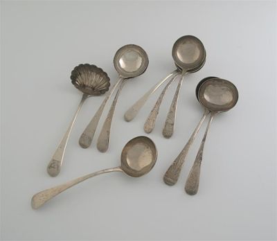 Appraisal: Old English pattern sauce ladles a set of three crested