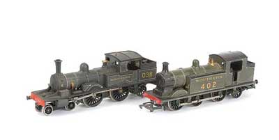 Appraisal: OO Gauge Kitbuilt a pair of SR lined olive green