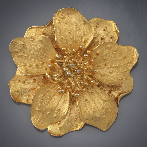 Appraisal: VINTAGE KENNETH JAY LANE GOLD TONE FLORAL PIN BROOCH Gold