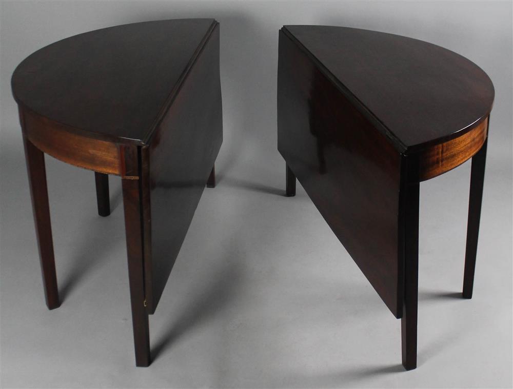 Appraisal: FEDERAL INLAID MAHOGANY BANQUET TABLE in two parts each having