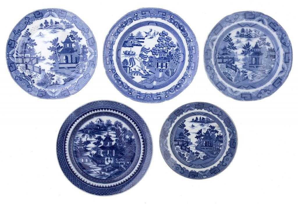 Appraisal: FIVE BLUE PRINTED PEARLWARE PLATES comprising Spode with figures with