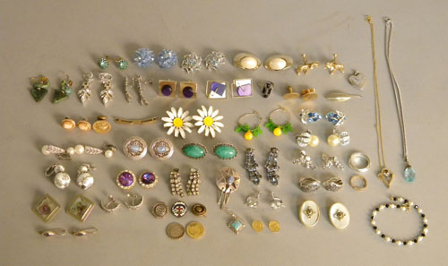 Appraisal: Large group of costume jewelry