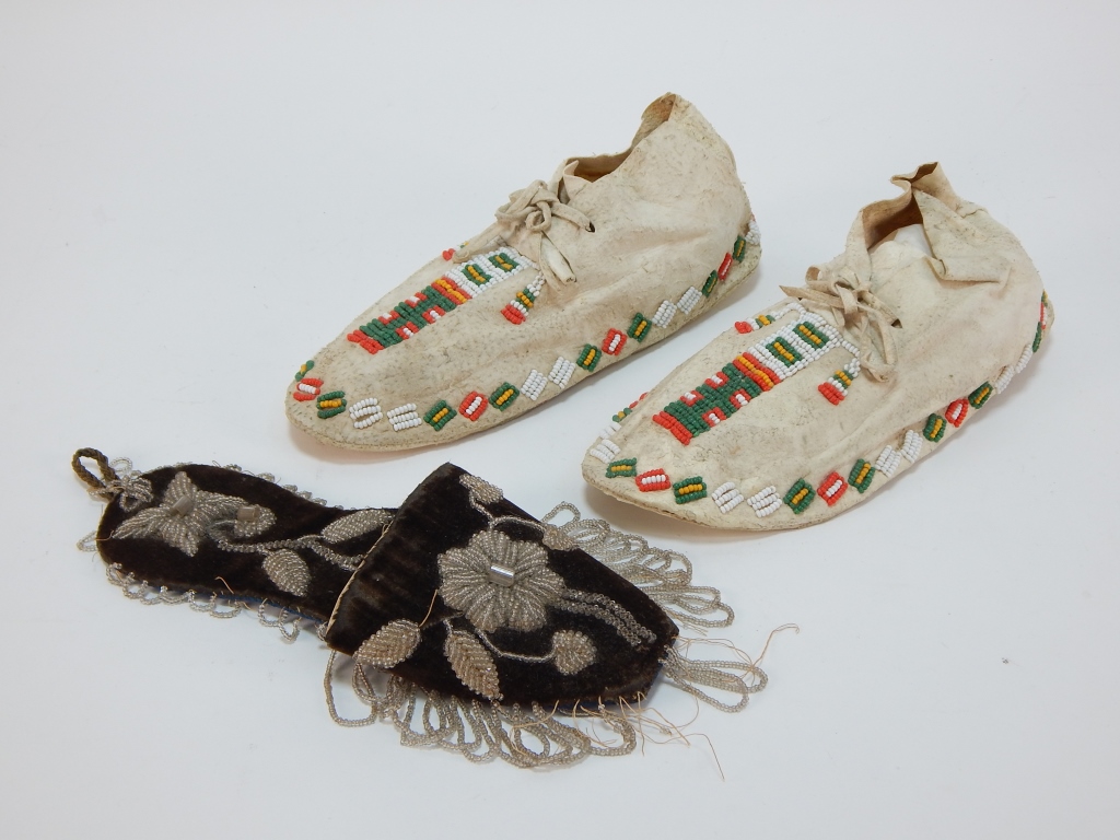 Appraisal: PC NATIVE AMERICA PLAINS INDIAN BEADED MOCCASINS America th Century