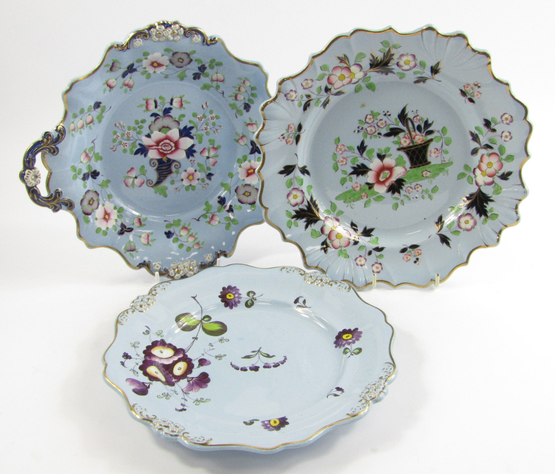 Appraisal: An early thC Ridgways dessert dish decorated with flowers against