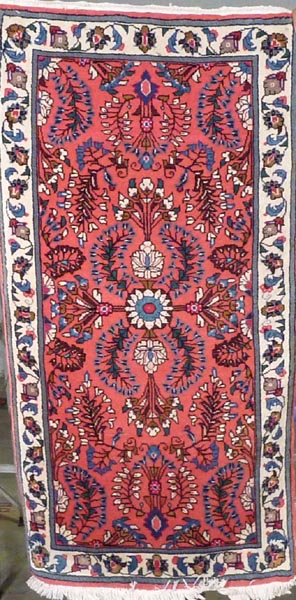 Appraisal: Persian Sarouk Rug hand knotted wool c s- s Size