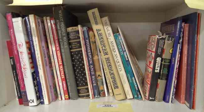 Appraisal: Lot over misc antique reference books including ''Costumes And Styles''