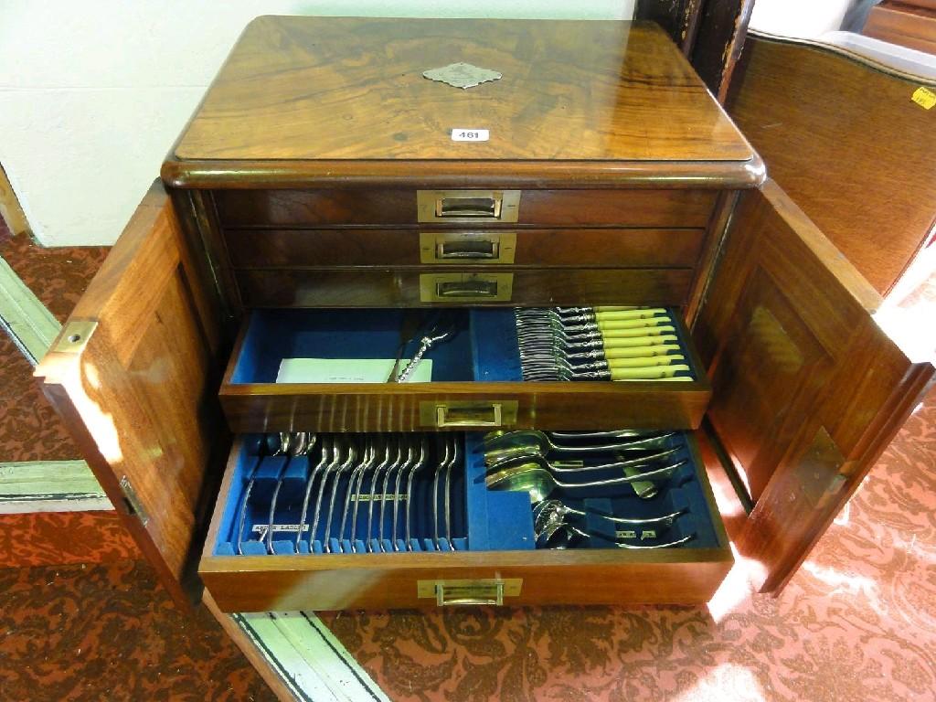 Appraisal: A late th century good quality walnut canteen enclosed by