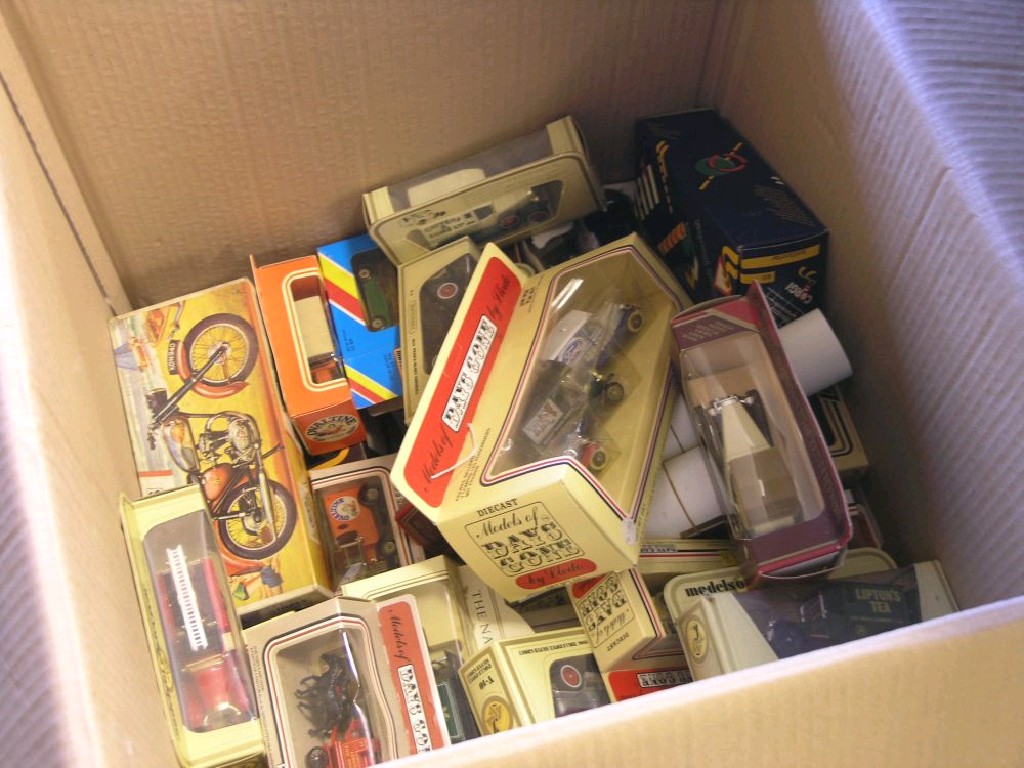 Appraisal: A quantity of die-cast toy vehicles 's and 's makes