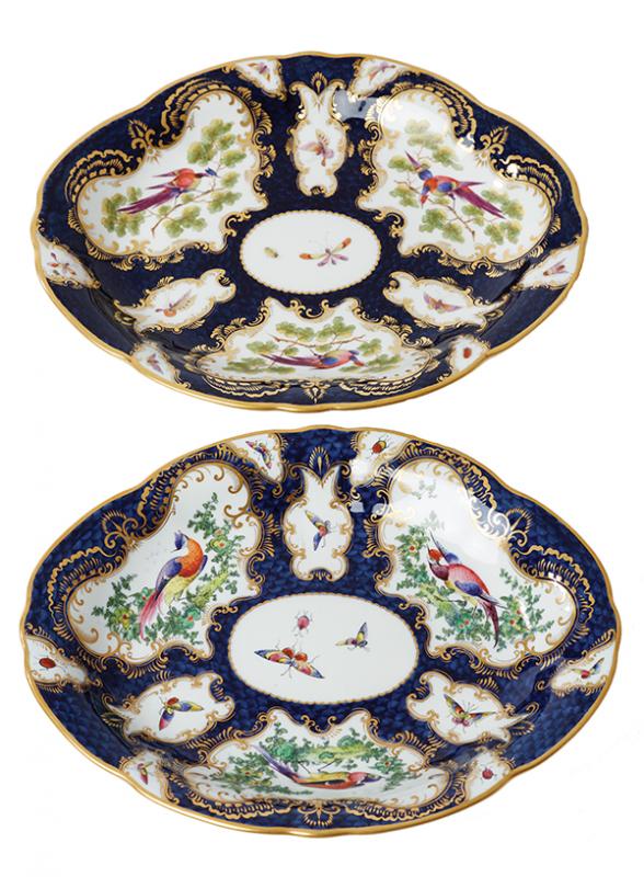 Appraisal: A FINE PAIR OF WORCESTER DR WALL PORCELAIN DISHES CIRCA