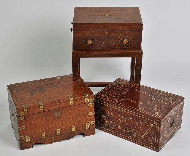 Appraisal: A CAMPAIGN STYLE HARDWOOD AND BONE INLAID BOX decorated with