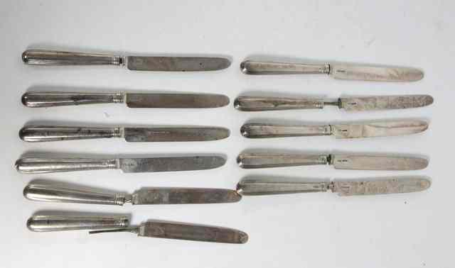 Appraisal: A set of eleven silver dessert knives Moses Brent London